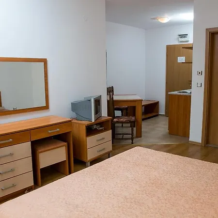 Lägenhet In Polyusi Slăntjev Brjag
